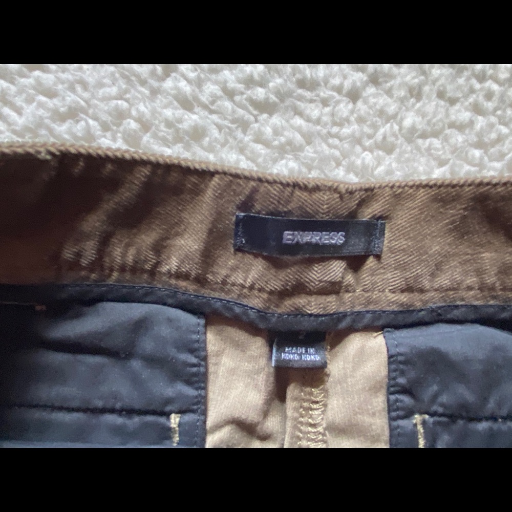 Express Shorts - Picture 4 of 5